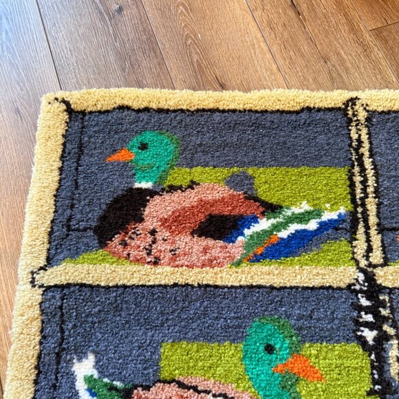 Large MCM Hooked Duck Rug - Picture 6 of 17